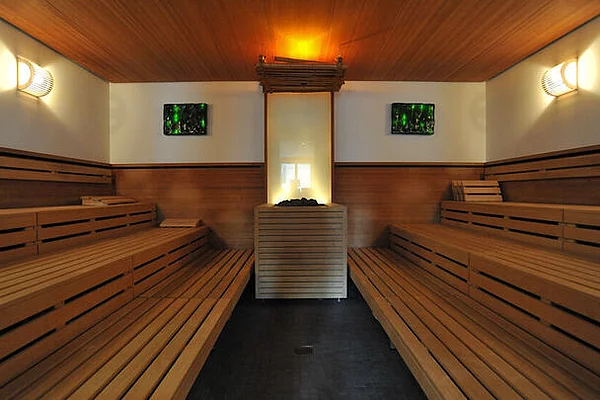 Lechtalbad Kaufering - Biosauna - Liegebänke aus Bambus