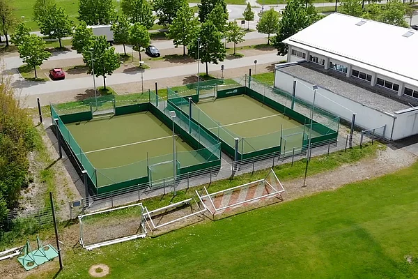 Sportanlage Kaufering von oben - Blick auf die zwei Soccer Courts